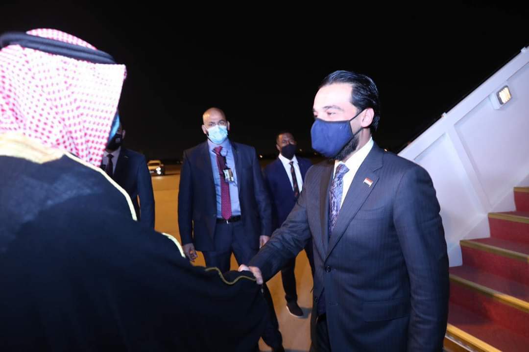 رئيس مجلس النواب يصل إلى الكويت