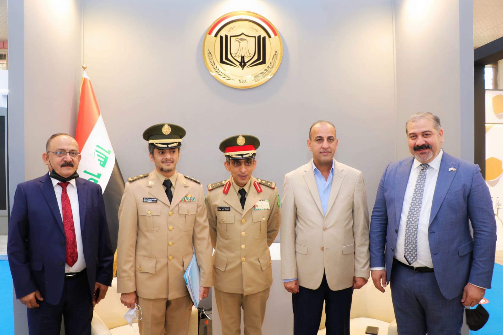 التجارة   … الملحق العسكري السعودي يزور معرض الامن والدفاع والامن السبراني على ارض معرض بغداد الدولي