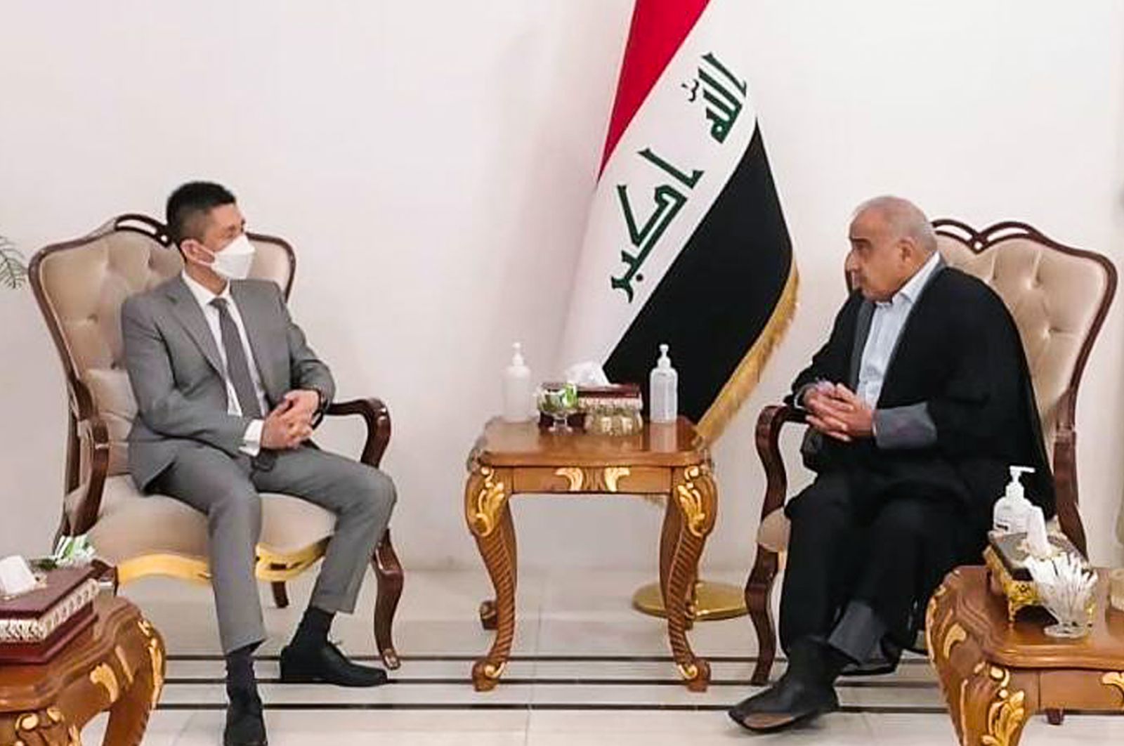رئيس الوزراء السابق السيد عادل عبد المهدي يستقبل السفير الصيني الجديد لدى العراق تسوي وي.