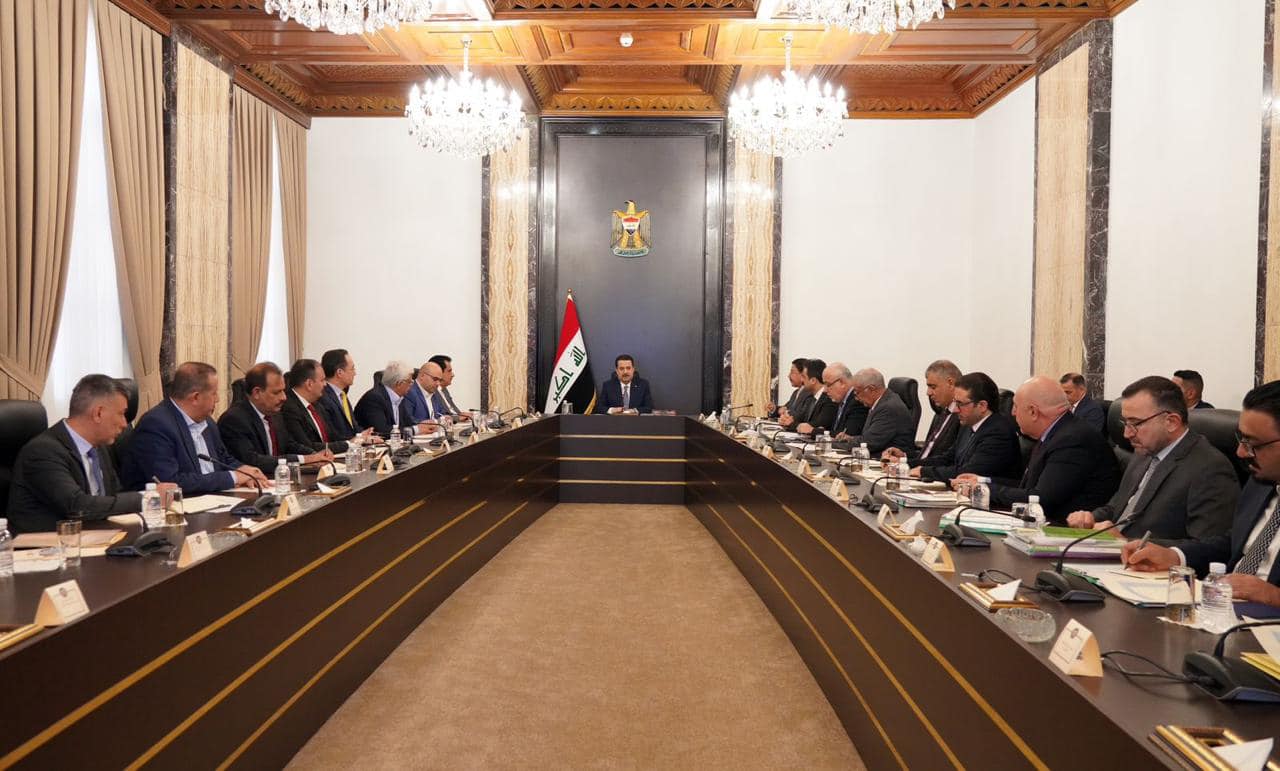 رئيس مجلس الوزراء السيد محمد شياع السوداني يترأس الاجتماع الرابع لاتحاد الغرف التجارية ورابطة المصارف العراقية والهيئات والدوائر المالية الحكومية.