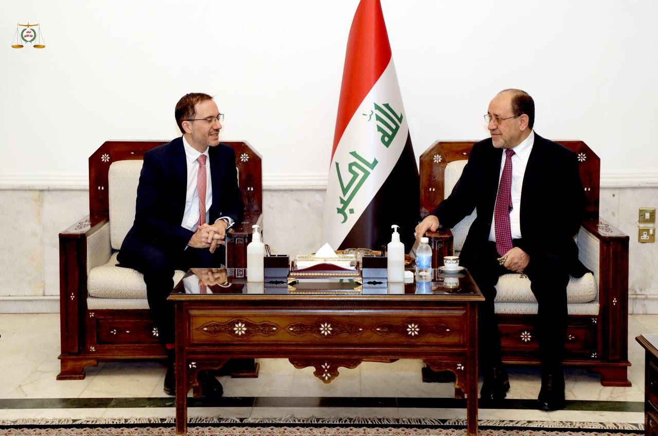 رئيس ائتلاف دولة القانون السيد نوري المالكي يستقبل سفير المملكة المتحدة لدى العراق